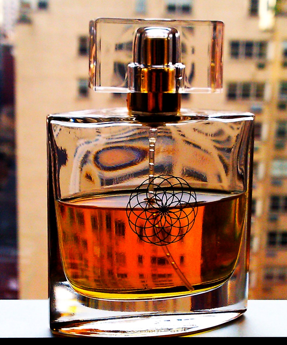 Sama makes vibrational perfumes that free your soul